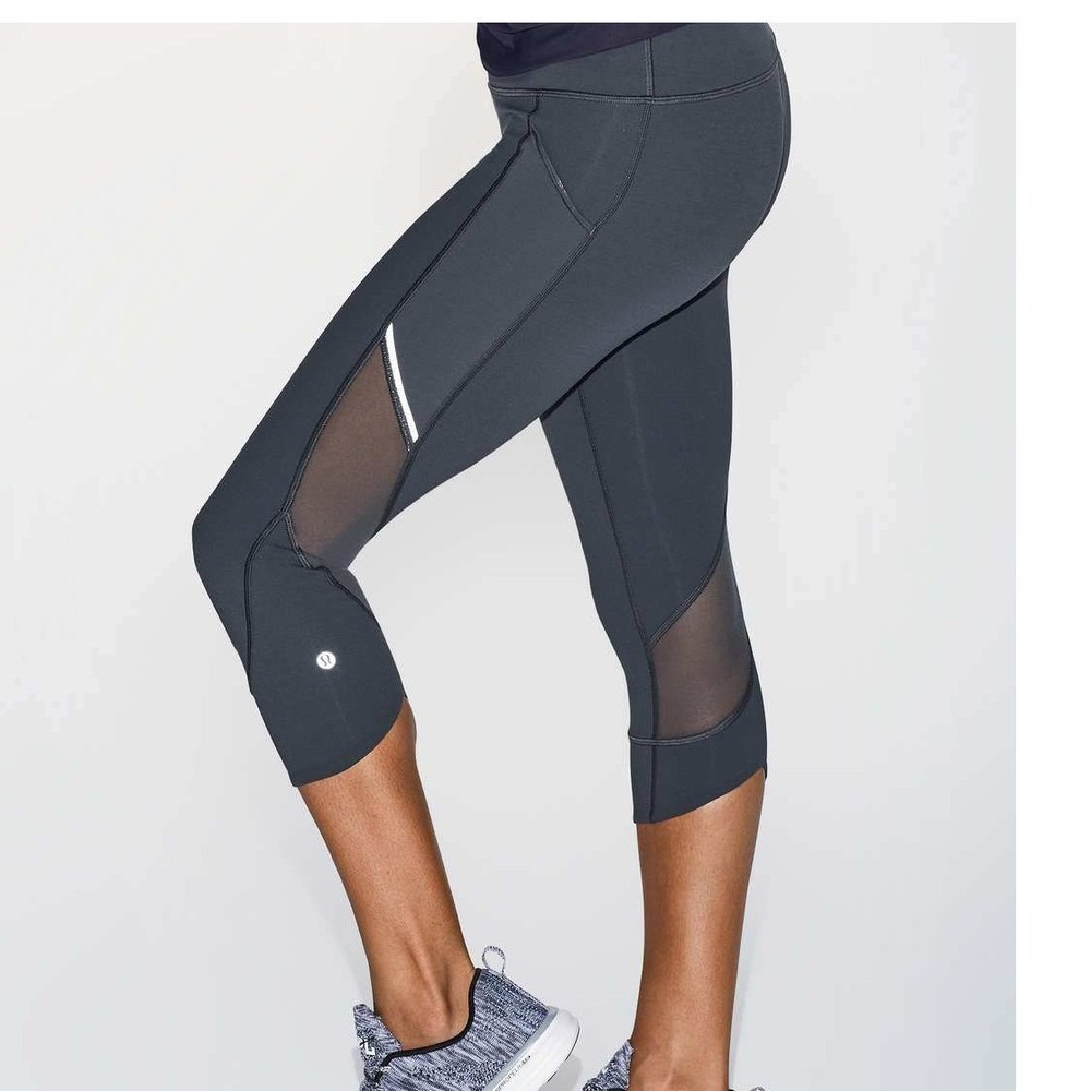 Lululemon Home Stretch Crop Leggingโ Mesh Panel Pockets Full On Luxtreme Size 8